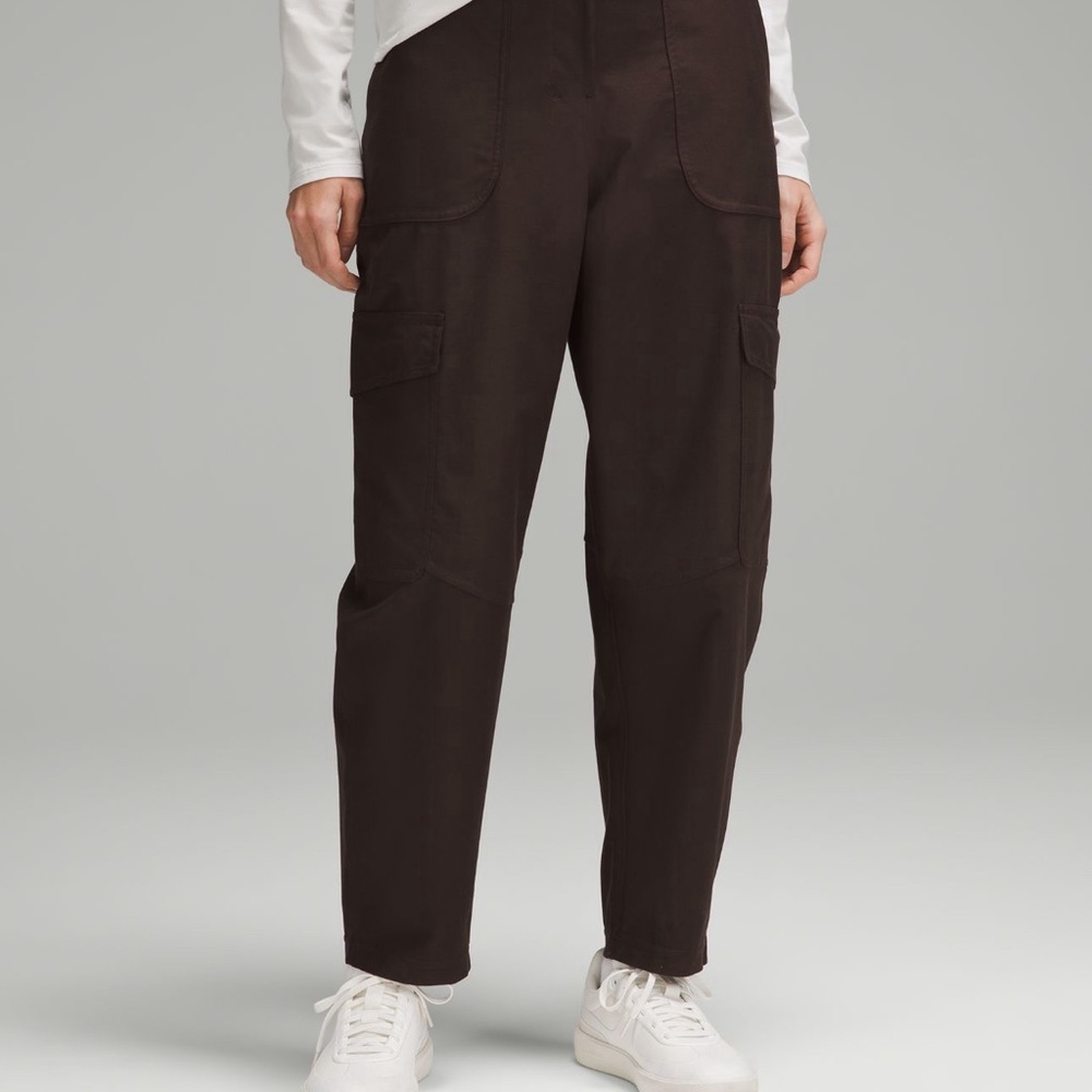 Lululemon Light Utilitech Cargo Pocket High Rise Pant Size 28 $148 Espresso